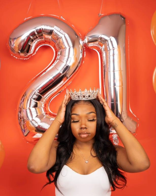 You can see the fullness it gave to my mouth and the f'in gloss glow it gave also!!