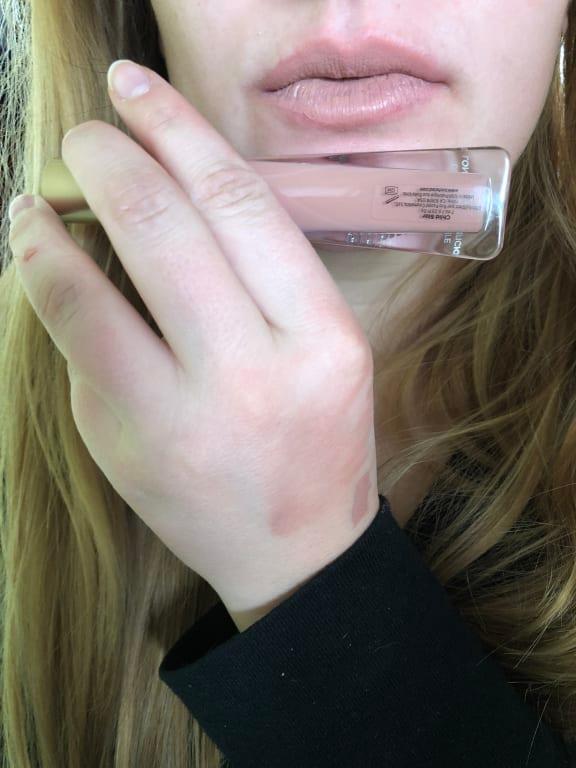 Child star on lips dried down