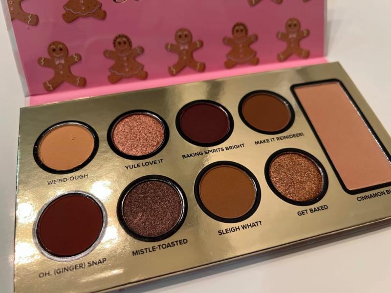 Pink gingerbread palette