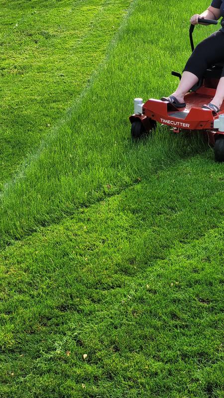 Customer photo 10 of the 34 in. (86 cm) TimeCutter® Zero Turn Mower