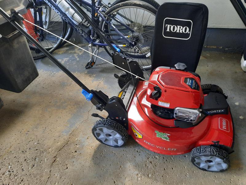 Toro 22 in. Recycler Briggs & Stratton High Wheel FWD Gas Walk Behind Self  Propelled Lawn Mower with Super Bagger 21442 - The Home Depot