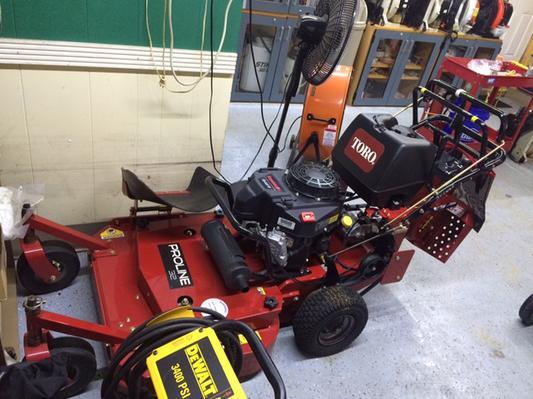 32 T Bar Self Propelled Mower 30672 Toro