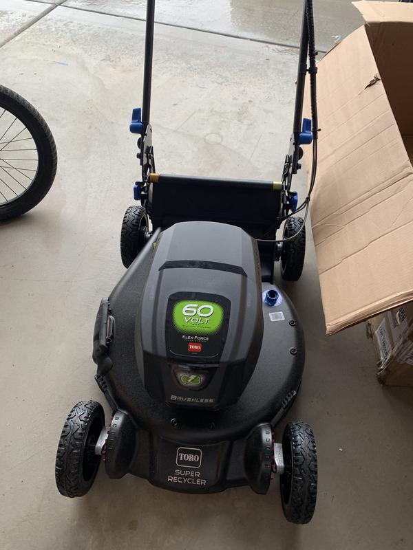 21 SMARTSTOW Electric Personal Pace Super Recycler Mower 60V MAX 21388 Toro