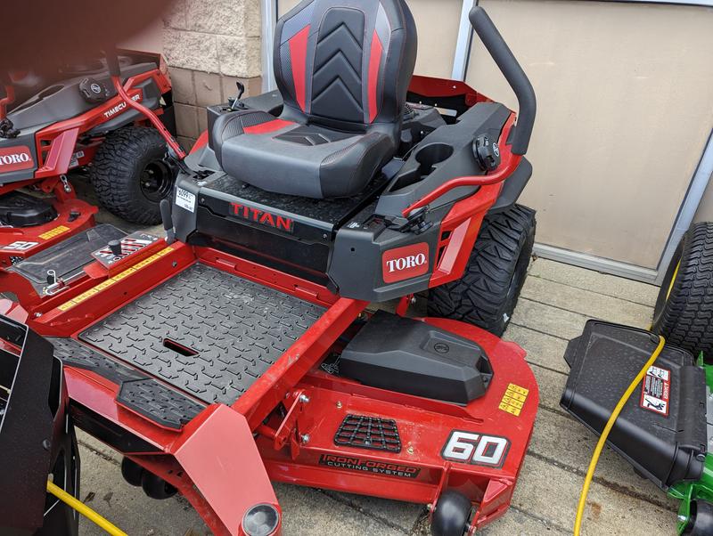 60 in. TITAN® 24 HP | Zero Turn Mower | Toro | Toro