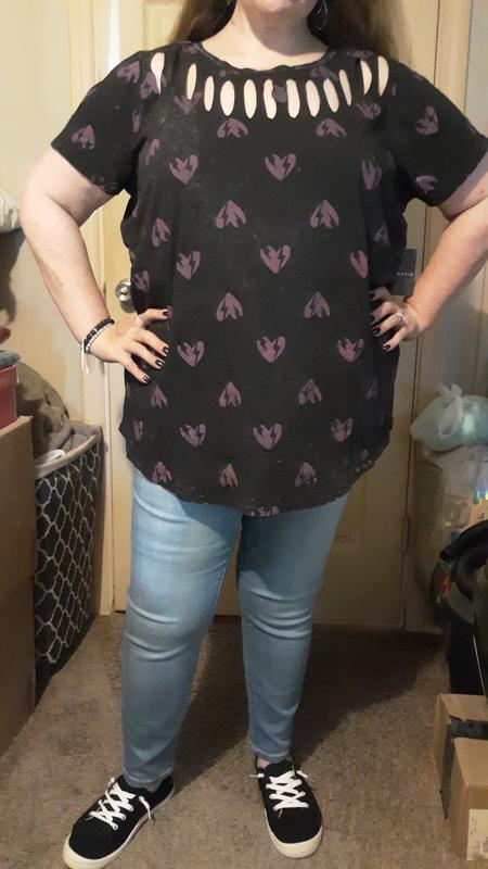 NWT Torrid Plus Size 4 4X 26 LOVESICK SLASHED SLEEVE TEE - COTTON