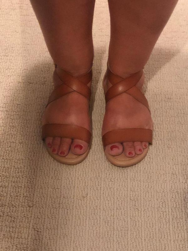 wide feet flip flops