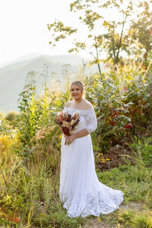 torrid wedding dresses Lace Dress Torrid Dress Line TORRID Ivory Lace A-line Boho Wedding Dress Liberty Center in size 20 Plus Size - Ivory Lace