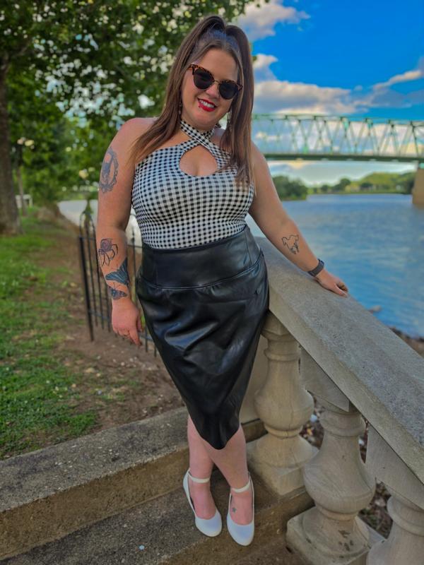 Plus Size - Retro Chic Foxy Twist Neck Halter Top - Torrid