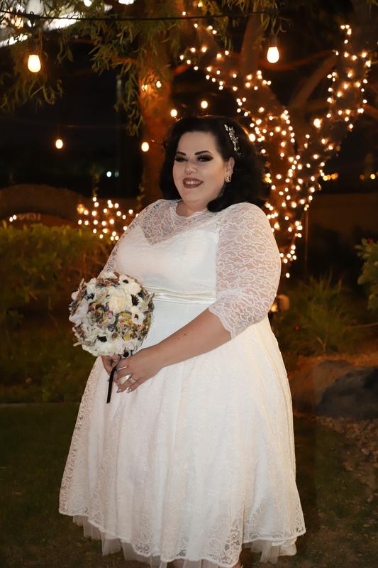 Plus Size - Ivory Lace Tea-Length Wedding Dress - Torrid