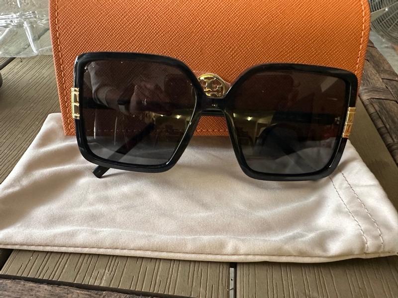 Customer photo for "Chic!"