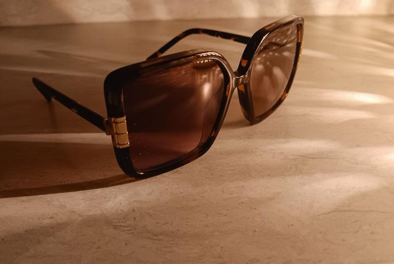 Customer photo for "Gorgeous Sunglasses! 😍"