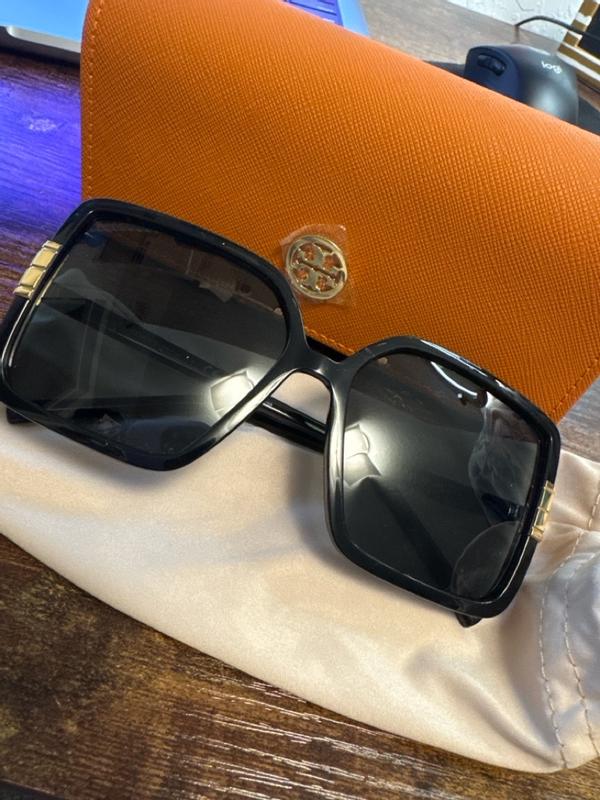 Customer photo for "Beautiful glasses and very trendy"