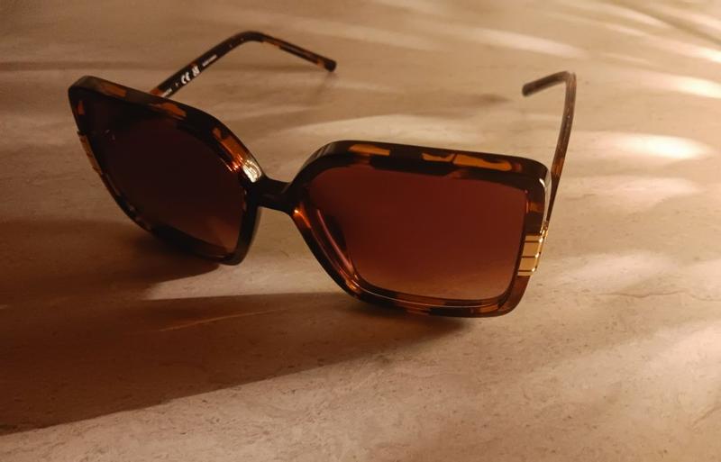 Customer photo for "Gorgeous Sunglasses! 😍"