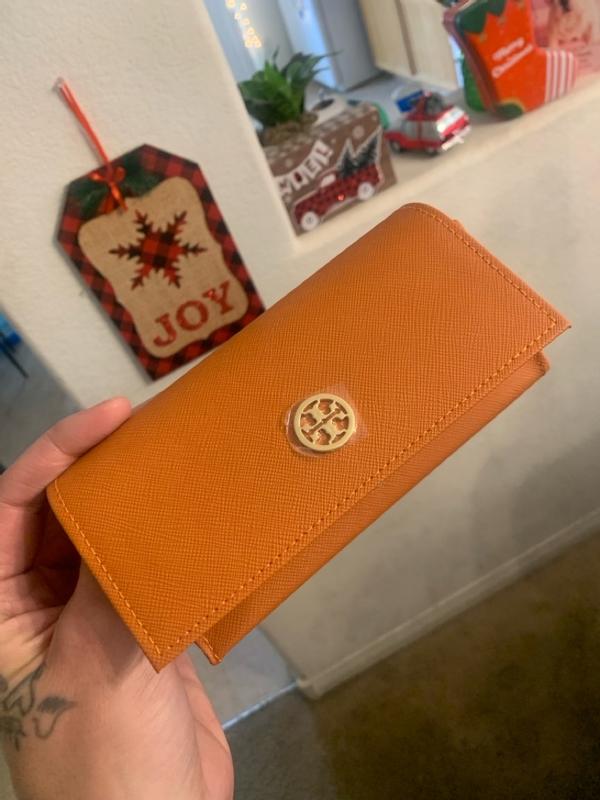 Customer photo for "Fancy packaging, great design"