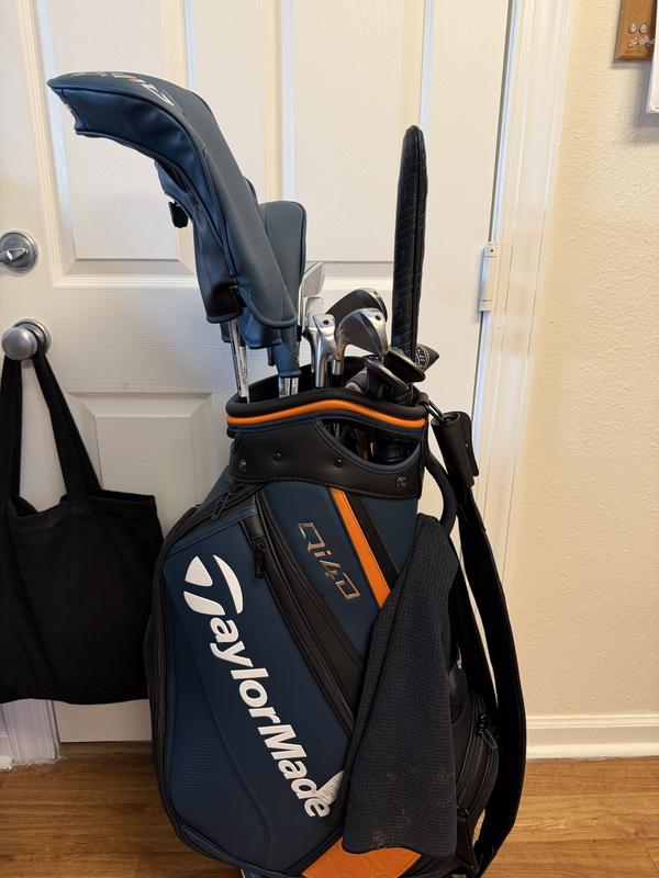 Qi4D Staff Bag | TaylorMade