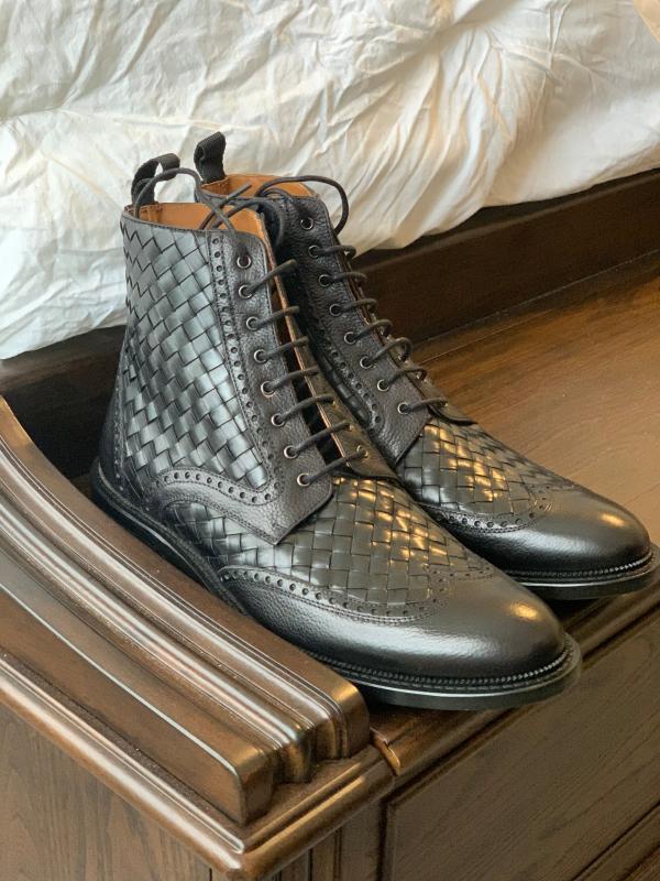 Great looking shoe, questionable quality