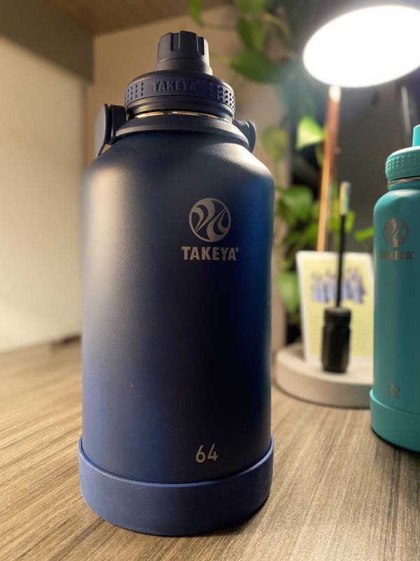 Takeya TK Tritan 64oz Straw Motivational Bottle Wide Handle Stormy Black -  BPA-Free Water Bottle in the Water Bottles & Mugs department at