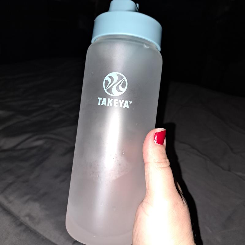 Takeya 22oz Water Bottle with Straw Lid & Carrying Loop Onyx