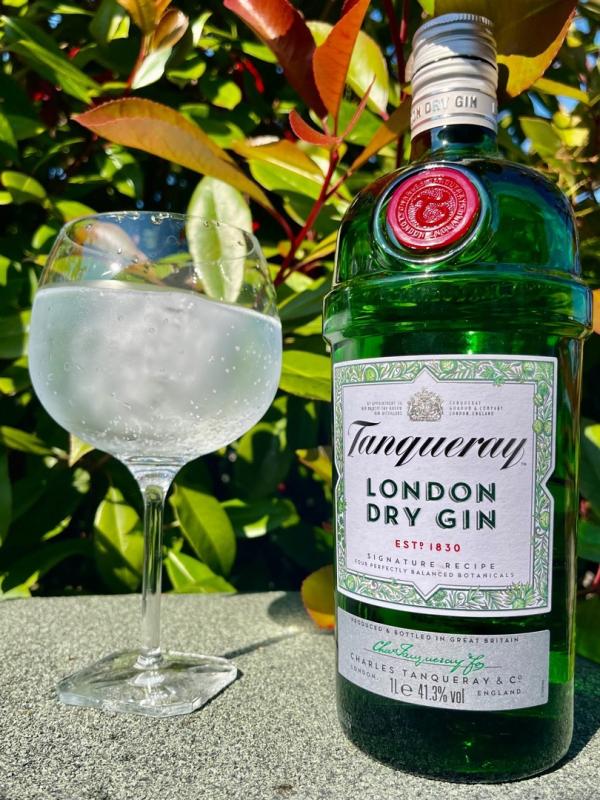 Tanqueray London Dry Gin, 750 mL