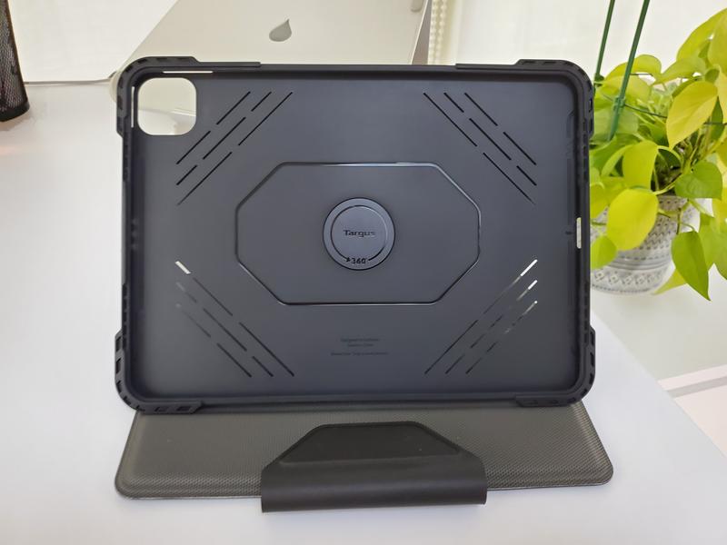 Pro-Tek® Rotating Case for iPad Air®10.9-inch (5th/4th Gen) and 