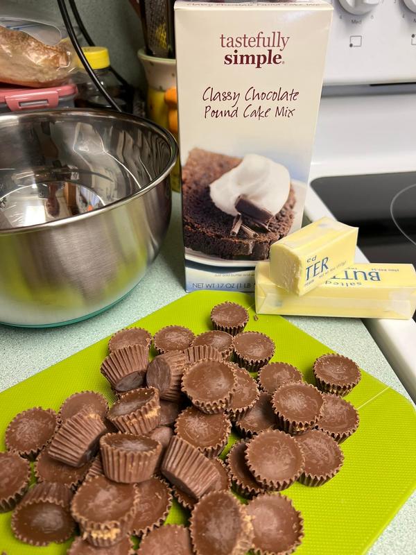 peanut-butter-cup-pound-cake-tastefully-simple
