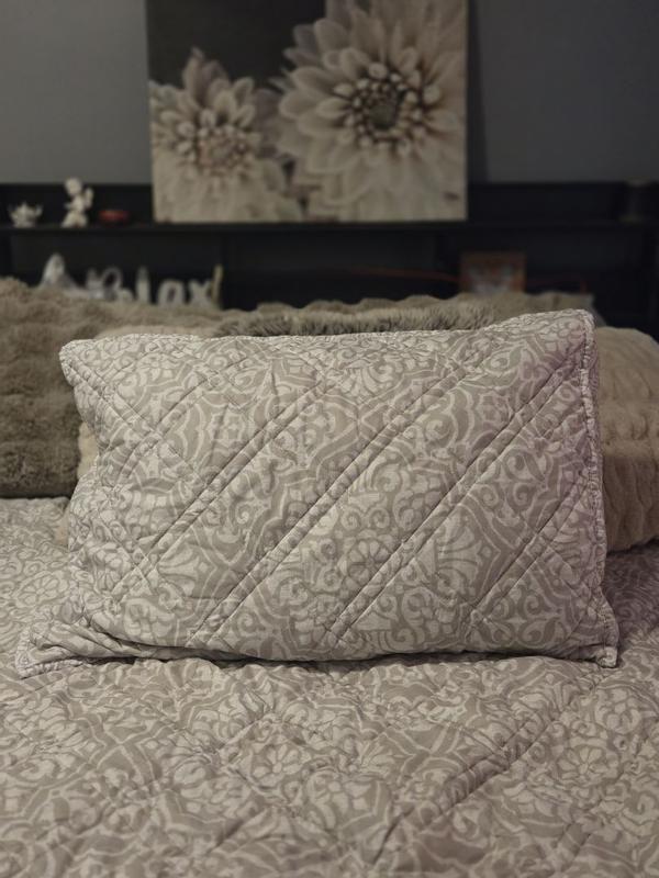 Customer carousel item 6.