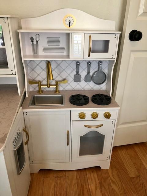 Close-up of kitchen/microwave/oven/stove