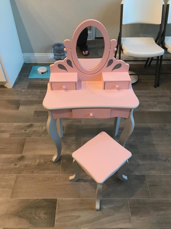 Easy to assemble, looks so nice!