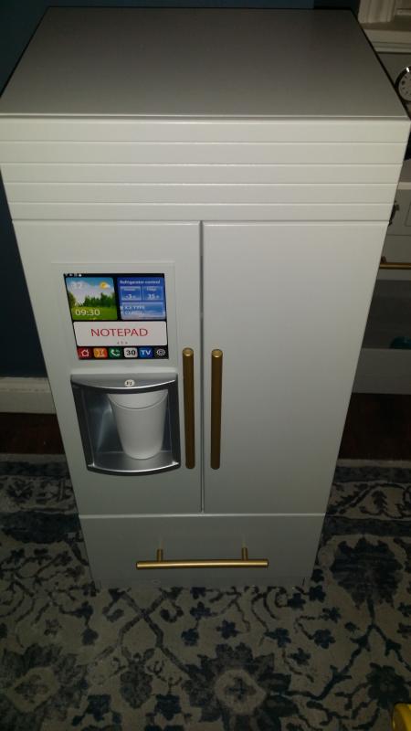 So adorable!!! Looks just like our real fridge!