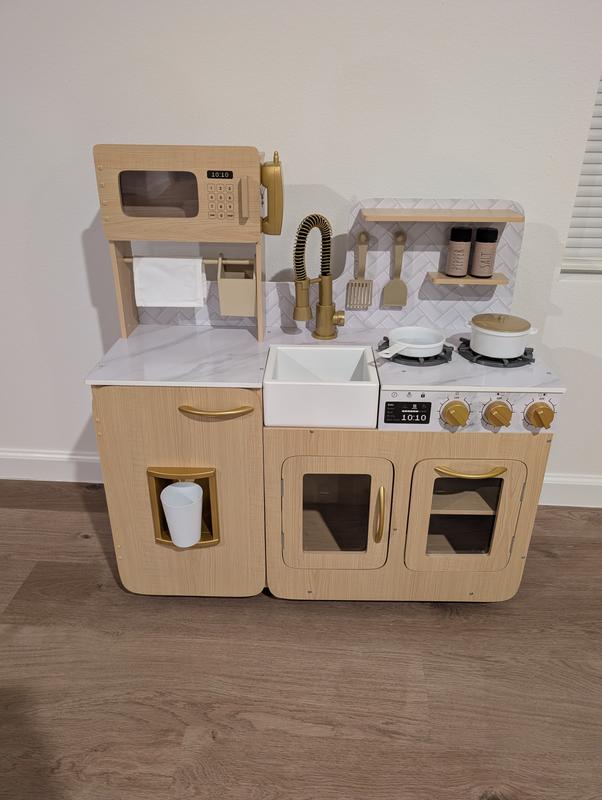 Customer photo for "Cute play kitchen"