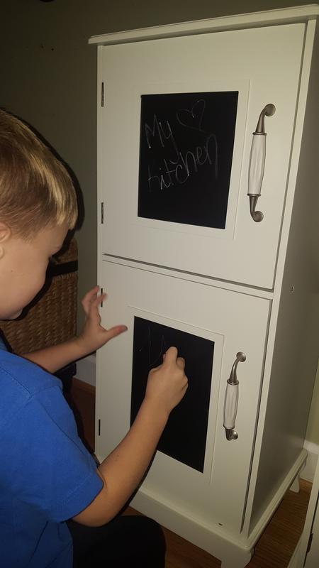 The chalkboards are so cute