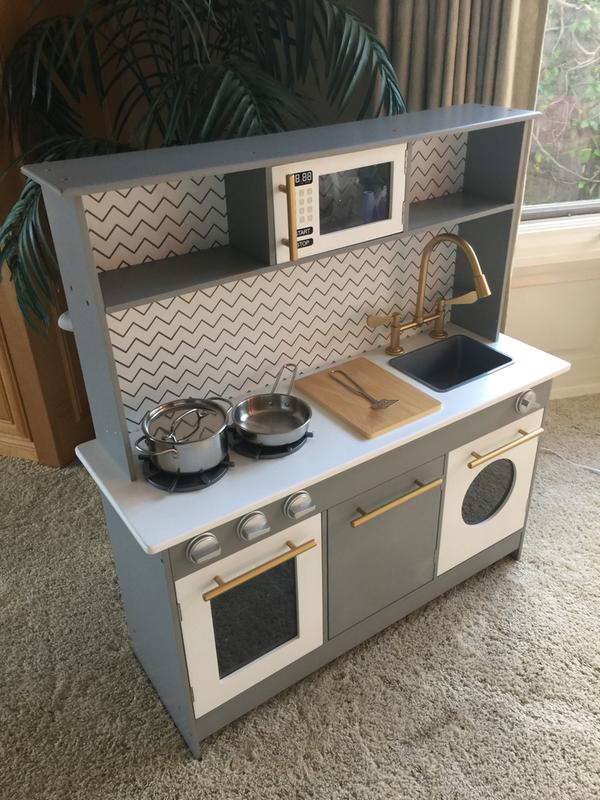 Customer photo for "Great Kitchen, Even Greater Stylish Look"