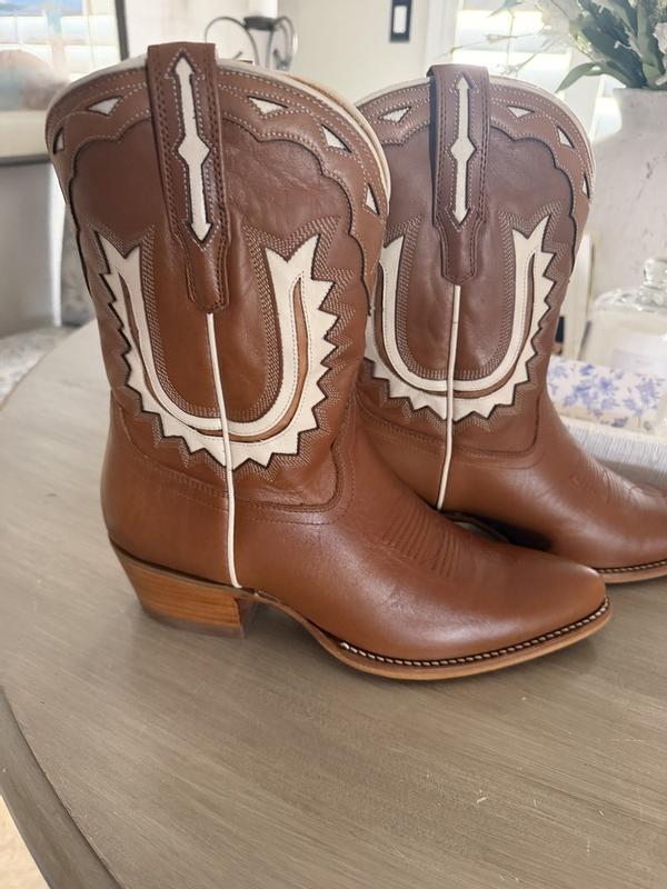 Customer photo for "Love the style and comfort"
