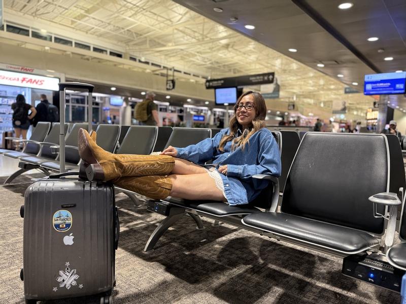 Customer photo for "Fashionable and comfortable!"