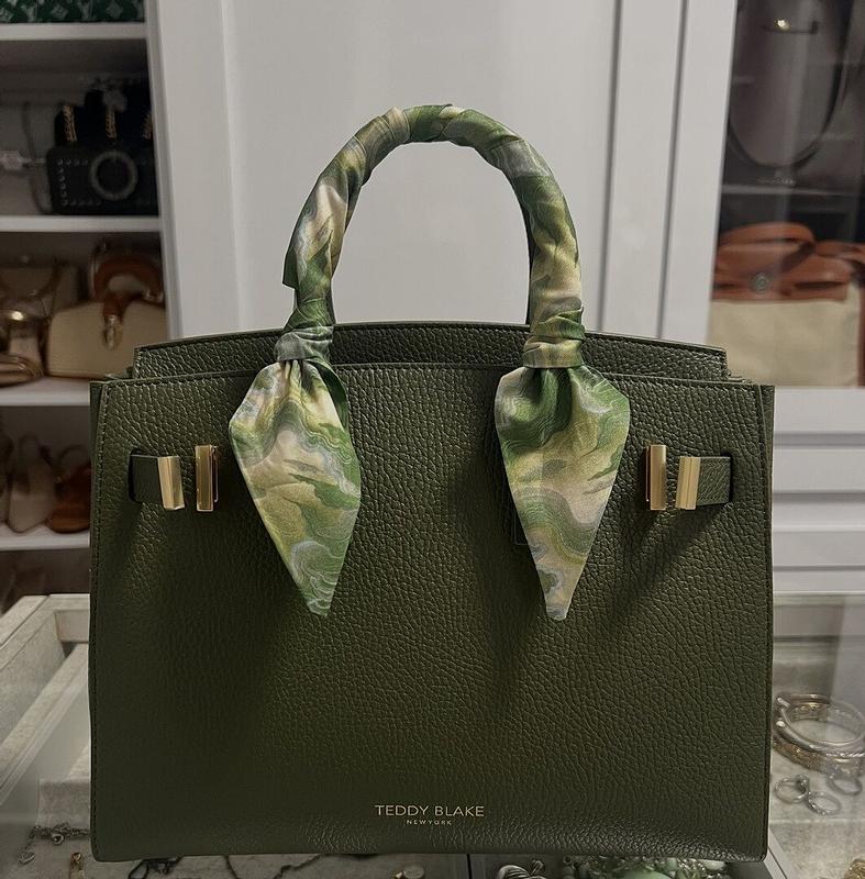 Review Thumbnail Image 0 384949358