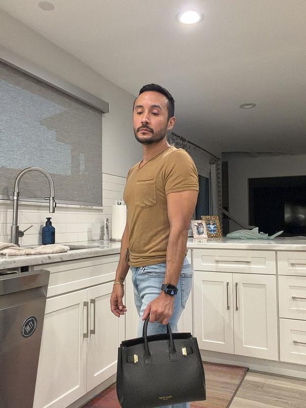 Customer photo for "Received my bag very fast,"