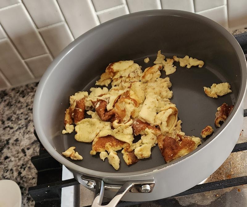 Scrambled eggs in the sauté pan