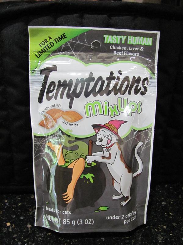 This Temptations Mix Ups package looks like a Halloween Treat Special. Really cute bag of treats for your pet.