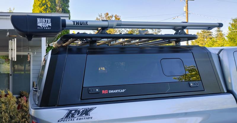 Thule Rod Vault 4 Rooftop Fly Rod Carrier - Locking - 4 Fly Rods Thule  Fishing Rod Holders TH87YV