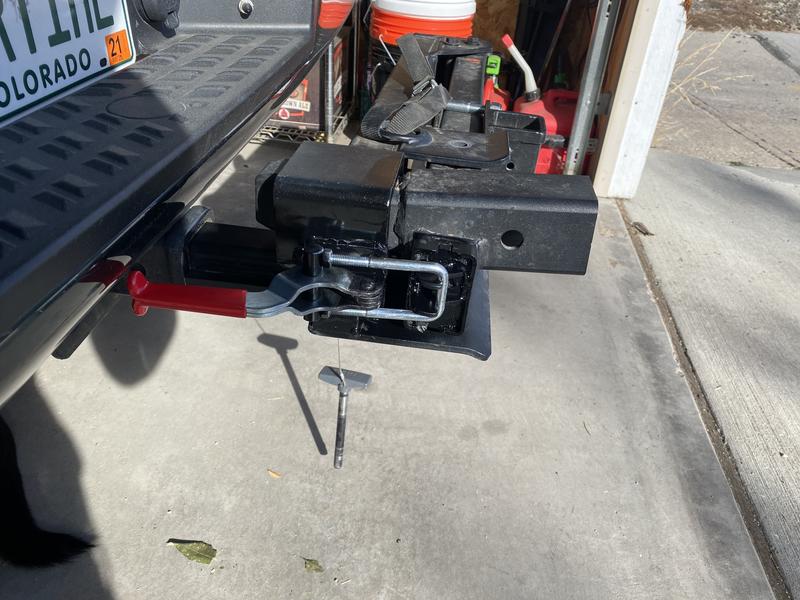 thule access swing arm