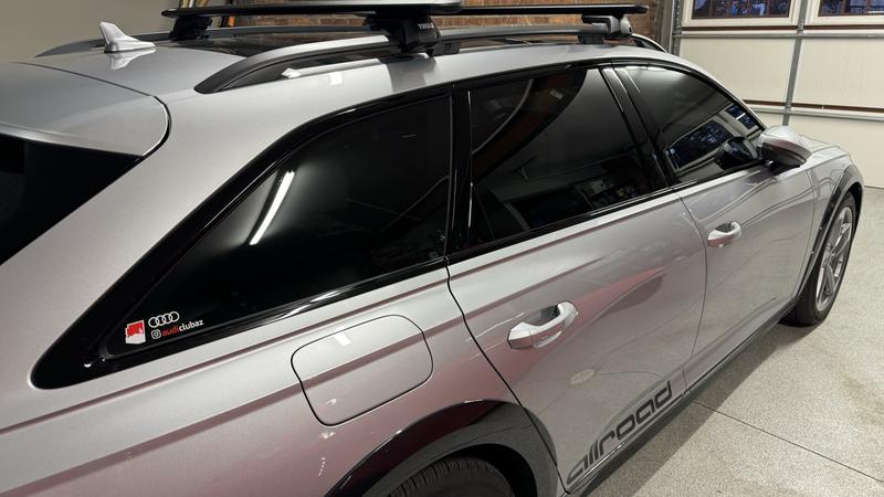 Wingbar Edge VW Golf 8 Variant ab 2020- mit Reling THULE