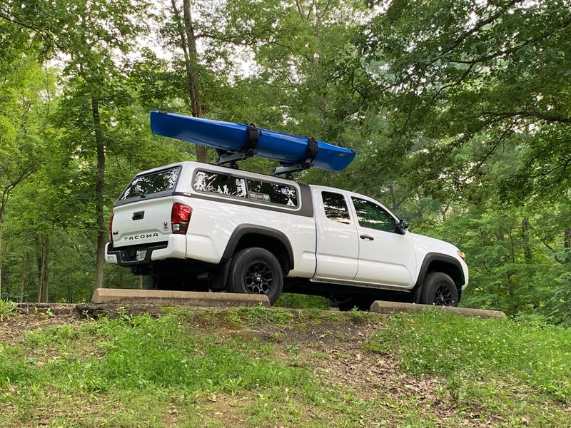 Yakima Whispbar Roof Bars K328 Smartfoot Through Bars On Raised Roof Rails How To Fit Guide Youtube