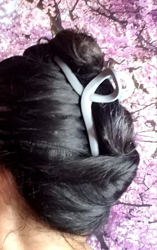 Slate Loop Claw Clip – The Hair Edit