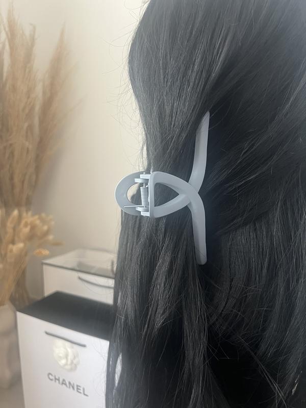 Slate Loop Claw Clip – The Hair Edit