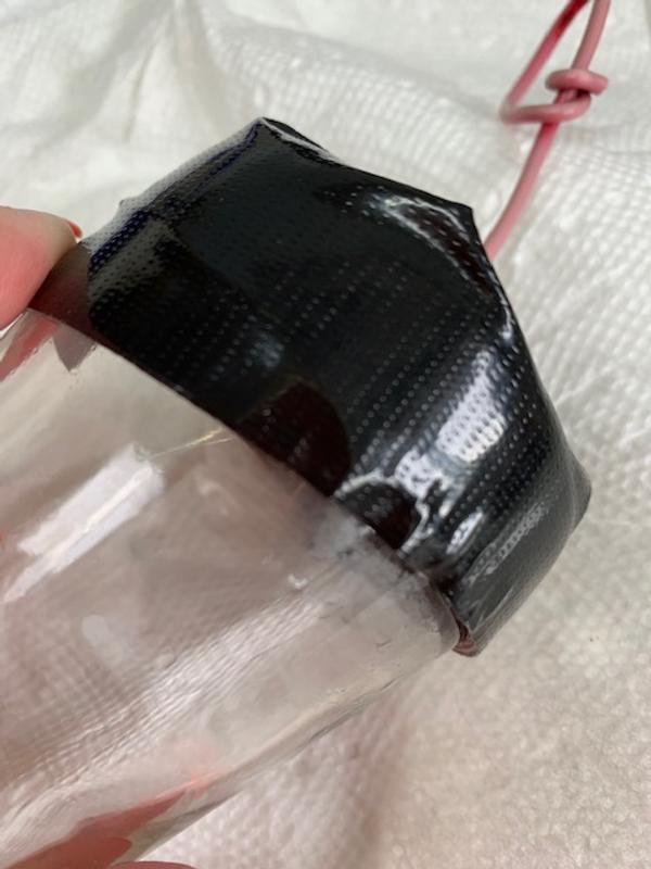 Totally holds the crack together.