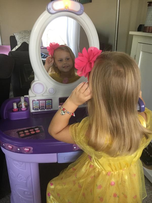 Pretty and posh vanity hotsell with stool