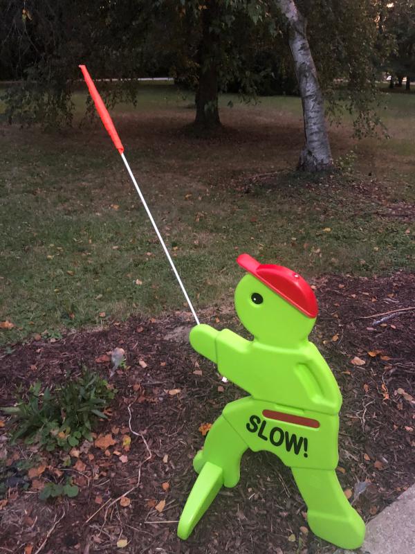 Kids Outdoor Play Slow Safety Sign Kid Alert Green Visual Warning Signal Flag 