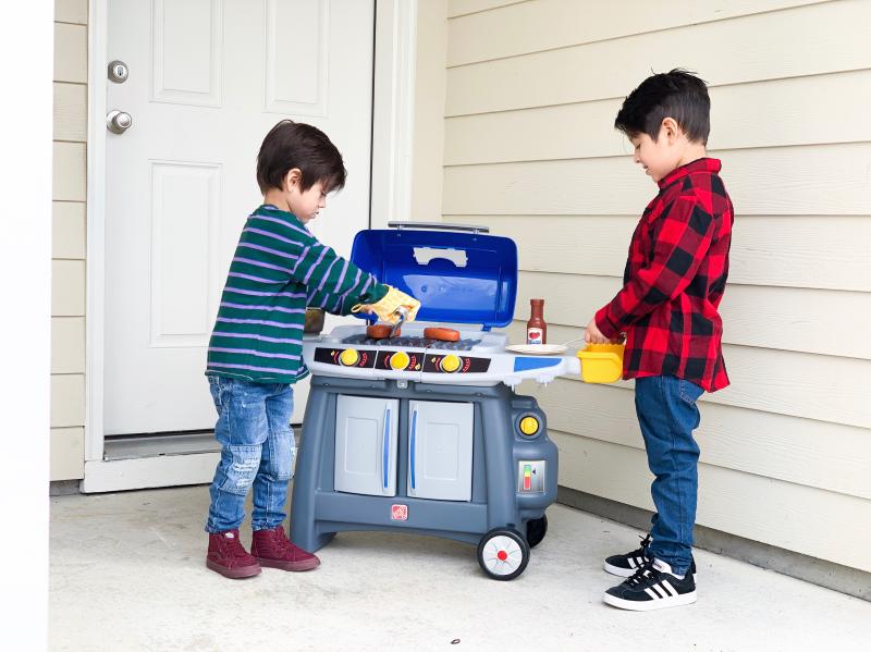 Step2 Sizzle & Smoke Barbecue Blue Toddler Grill Playset with 15