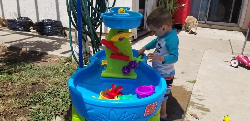 Step2 874600 rain showers splash pond water table playset on sale