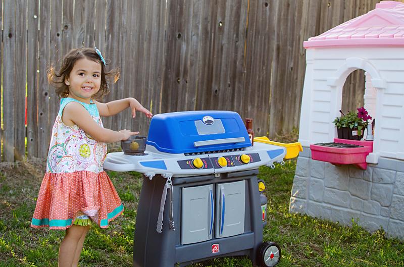 Step2 Sizzle & Smoke Barbecue Blue Toddler Grill Playset with 15